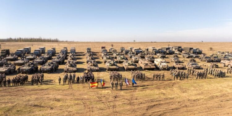 Exercițiu NATO! Pod plutitor construit în mai puțin de o oră! MApN a transmis că acțiunea a fost o misiune complexă de traversare!