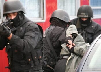 Un bărbat a dat peste cap polițiștii! Ce au descoperit oamenii legii într-o pivniță și care este valoarea bunurilor, i-a șocat pe anchetatori!