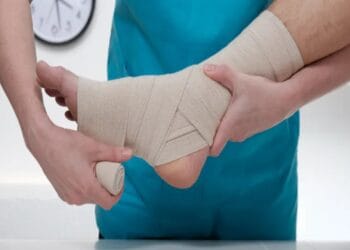 SALVAREA vine de la TINE. Când fiecare secundă contează: ce trebuie să știi, în cazul unor entorse, luxații, fracturi? Cum se intervine corect?