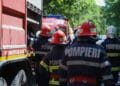 Explozie urmată de incendiu într-un bloc. Un bărbat, ars pe 40% din corp. Zeci de oameni s-au autoevacuat