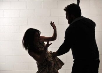 Ministrul Justiției cere verificări în cazul femeii ucise în stradă! Radu Marinescu: „Un caz de o atrocitate care nu poate decât să oripileze”