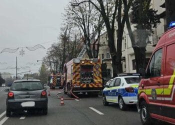 Incendiu la un hotel! 10 angajați s-au autoevacuat, nimeni nu a fost rănit!