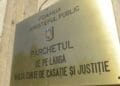 Eșec criminal al instituțiilor! Procuror cercetat după ce o femeie cu ordin de protecție a fost ucisă în plină stradă în fața copilului!