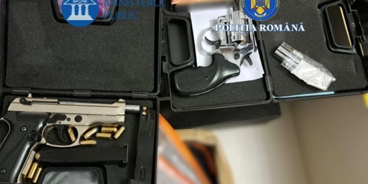 Percheziții într-un dosar de contrabandă cu arme și muniții. Toate erau achiziționate din străinătate!