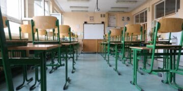 Incident violent la o școală! Un elev de 9 ani a rănit mai multe persoane. Au fost chemați polițiștii!