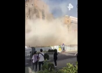 VIDEO. Tragedie la Roma: Turn în restaurare s-a năruit peste muncitori. Un român e prins sub dărâmături