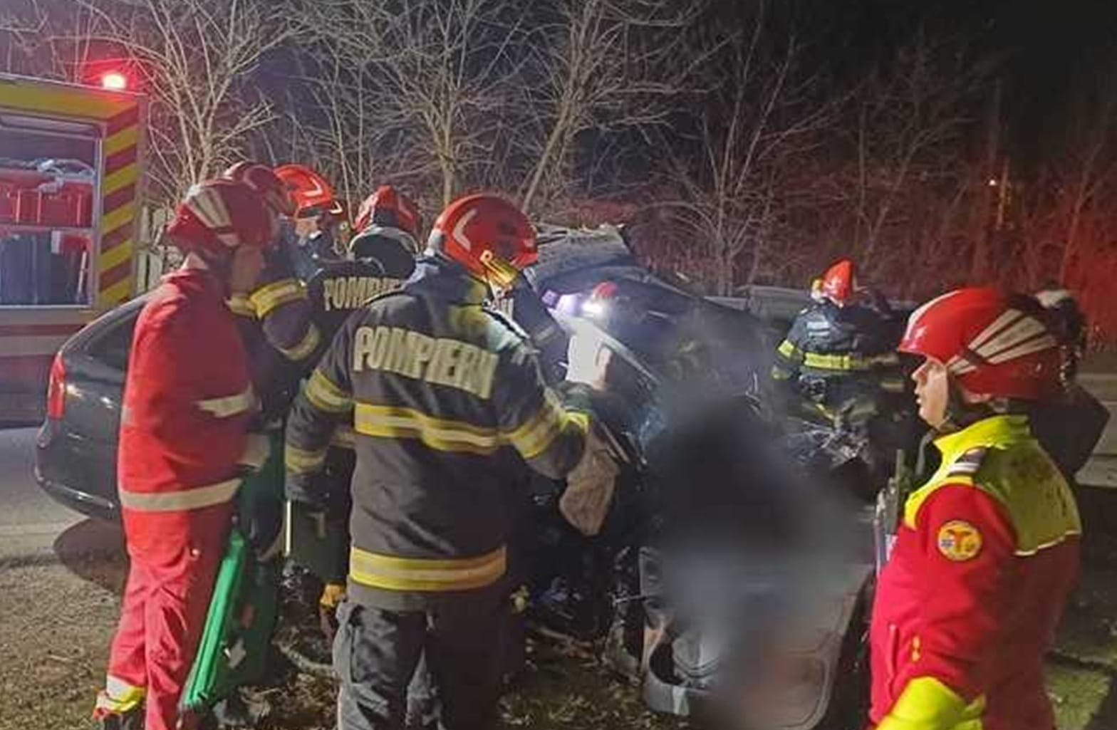 Grav accident rutier! O tânără de 25 de ani a murit, doi bărbați răniți după ciocnirea a două autoturisme!