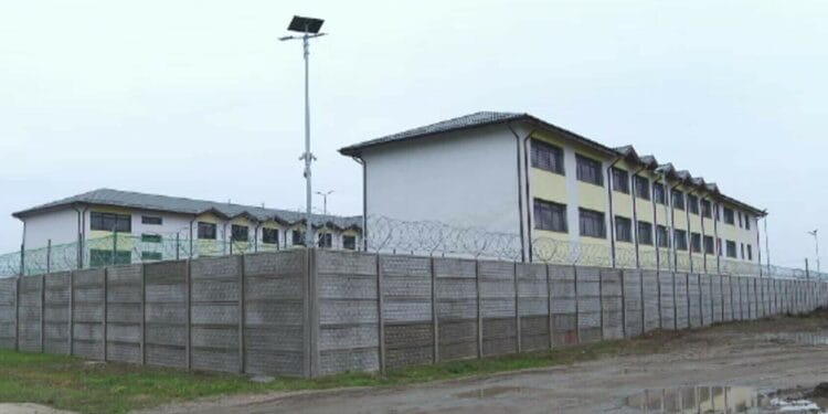 Fugar periculos în România! Un cetățean georgian monitorizat de SRI a evadat din centrul pentru străini!