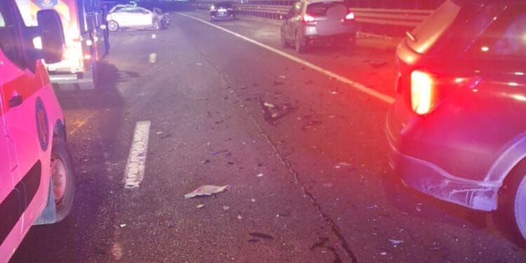 Carambol pe Autostradă! Cinci persoane au ajuns la spital după un accident cu patru mașini!