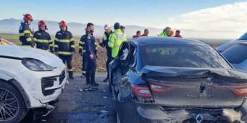 Accident cu 7 autoturisme! Cinci persoane, inclusiv un copil, transportate la spital!
