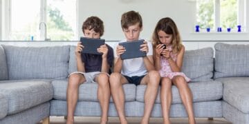 Psiholog: Accesul necontrolat la rețelele sociale distruge sănătatea mintală a copiilor