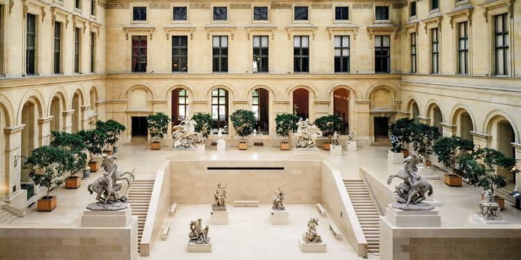 Dezastru la un muzeu important! Sute de opere de patrimoniu, avariate de o inundație cu apă murdară