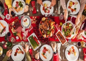 SĂNĂTATE cu SENS. Mănâncă inteligent de sărbători: regulile de aur pentru o alimentație echilibrată