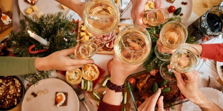 Ce se mănâncă de Revelion pentru noroc și belșug. Tradiții culinare din România și din lume