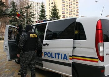 Traficanți de minori reținuți de procurori! Unul dintre inculpați este acuzat și de pornografie infantilă!