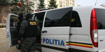 Traficanți de minori reținuți de procurori! Unul dintre inculpați este acuzat și de pornografie infantilă!
