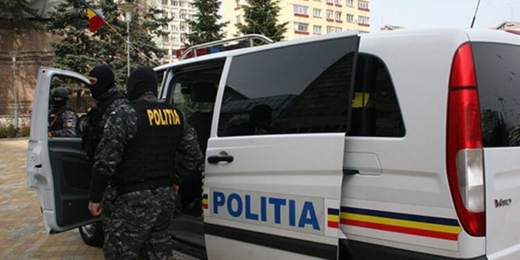 Traficanți de minori reținuți de procurori! Unul dintre inculpați este acuzat și de pornografie infantilă!