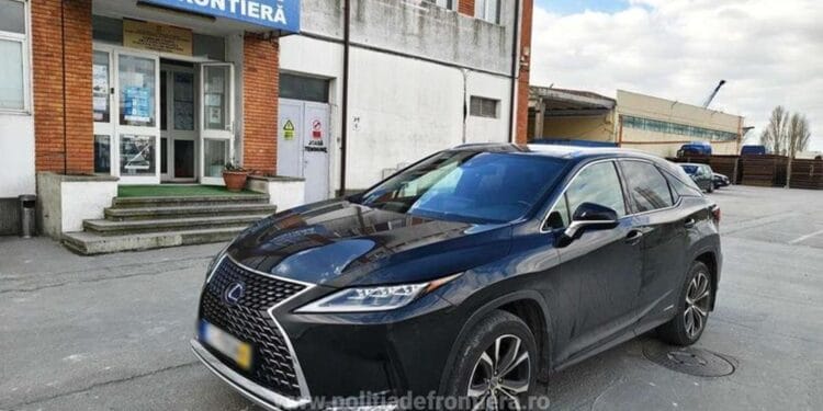 Mașină de lux căutată internațional, descoperită de polițiștii români! Documente și serie de șasiu falsificate!