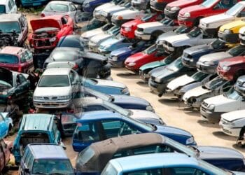 Avalanșă de radieri auto înainte de majorarea taxelor. Mii de șoferi renunță la mașini din cauza impozitelor mai mari