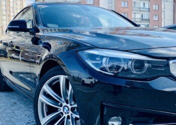 UE face un pas înapoi în „revoluția electrică”! Mașinile cu motoare termice vor putea fi vândute și după 2035