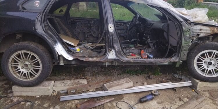 Vandalism! 27 de mașini distruse într-o singură noapte. Poliția caută autorii!