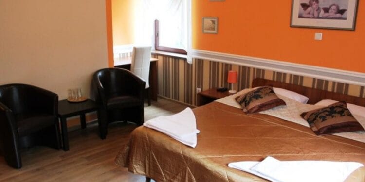 Escrocherie de Revelion! Pensiune „fantomă” la munte, mii de lei încasați de un bărbat! 