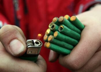 Copii răniți grav de o petardă! Doi frați au ajuns la spital după un joc periculos!