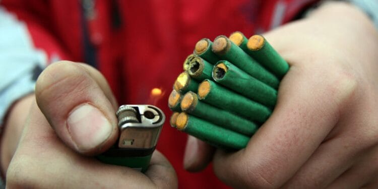 Copii răniți grav de o petardă! Doi frați au ajuns la spital după un joc periculos!