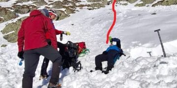 Alertă pe munte: Salvamont a salvat 12 persoane în ultimele 24 de ore, trei au ajuns la spital