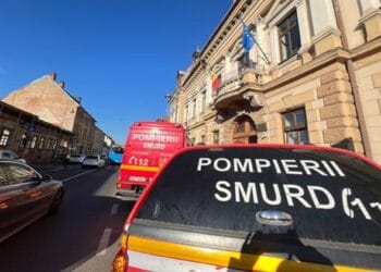 Panică! Peste 1.000 de elevi evacuaţi după declanşarea alarmei de gaz. Activităţi suspendate şi la Prefectură