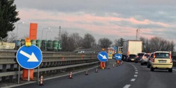 MAE: Restricții pentru camioanele de peste 12 tone pe anumite autostrăzi în perioada sărbătorilor de iarnă!