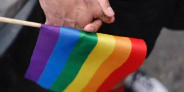 Europarlamentar AUR: „Comisia Europeană expune copiii la riscuri inacceptabile prin promovarea autodeterminării de gen fără restricții de vârstă”