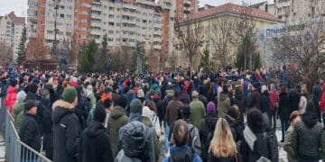 Protest masiv! Peste 2.000 de oameni cer reducerea taxelor și acuză abandonarea categoriilor vulnerabile!