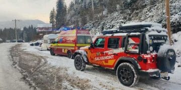Două persoane rănite după răsturnarea unui ATV în zona montană