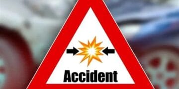 Autospecială de Poliție, lovită în plină misiune! Un agent rănit după ce un șofer nu a acordat prioritate