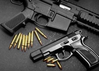 Record de arme confiscate! Peste 4.300 de arme de foc ridicate ilegal în 11 luni