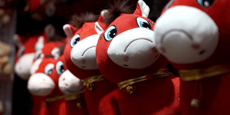 „Căluțul plângăcios”, jucăria născută dintr-o greșeală care a cucerit lumea!