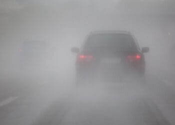 Haos meteo pe drumuri: Infotrafic avertizează – ceață groasă și polei în 15 județe