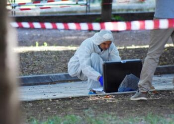 Tragedie! Un minor a murit după ce a căzut de pe terasa unui bloc cu mai multe etaje!