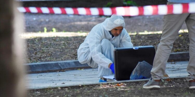 Tragedie! Un minor a murit după ce a căzut de pe terasa unui bloc cu mai multe etaje!