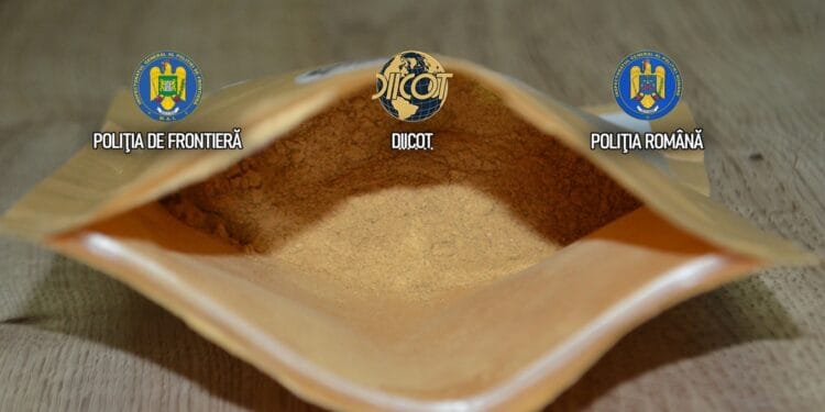 Captură de droguri! Tânăr reținut de DIICOT după ce a încercat să introducă în țară peste 100 de grame de muscimol!