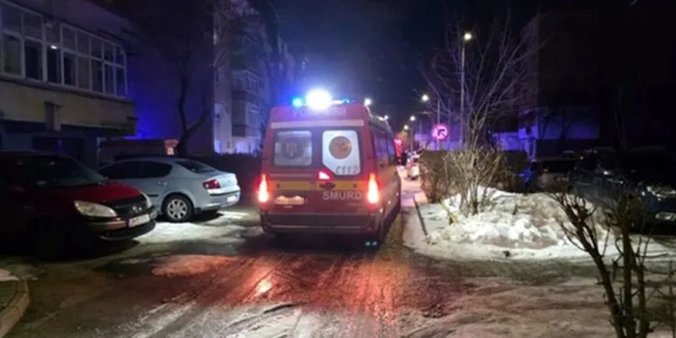 Explozie într-un bloc! Două persoane rănite și 20 de locatari evacuați
