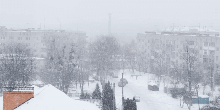 Gerul lasă localități fără curent. Peste 1.500 de consumatori afectați