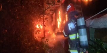 Tragedie! Fost primar decedat într-un incendiu devastator izbucnit în propria locuință