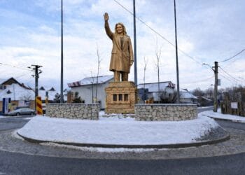 Lopata – noul instrument educațional la Câmpulung: „viziunea” Elenei Lasconi, plătită din bani publici