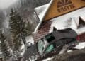 Mașină proiectată pe acoperișul unei pensiuni! Accidentul care a șocat internetul