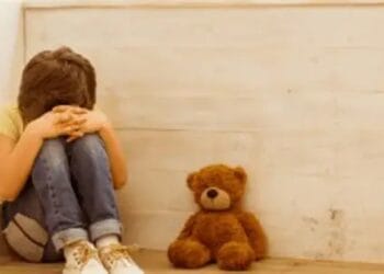 Femeie acuzată că a violat un minor! Victima are doar 8 ani!