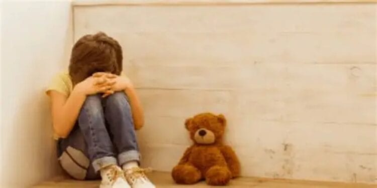 Femeie acuzată că a violat un minor! Victima are doar 8 ani!