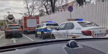 Alertă la un liceu! Peste 200 de persoane evacuate după o suspiciune de miros de gaze