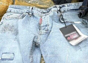 Captură de produse contrafăcute! Român cercetat penal după ce a fost prins cu sute de articole „de firmă” într-un autocar din Turcia!